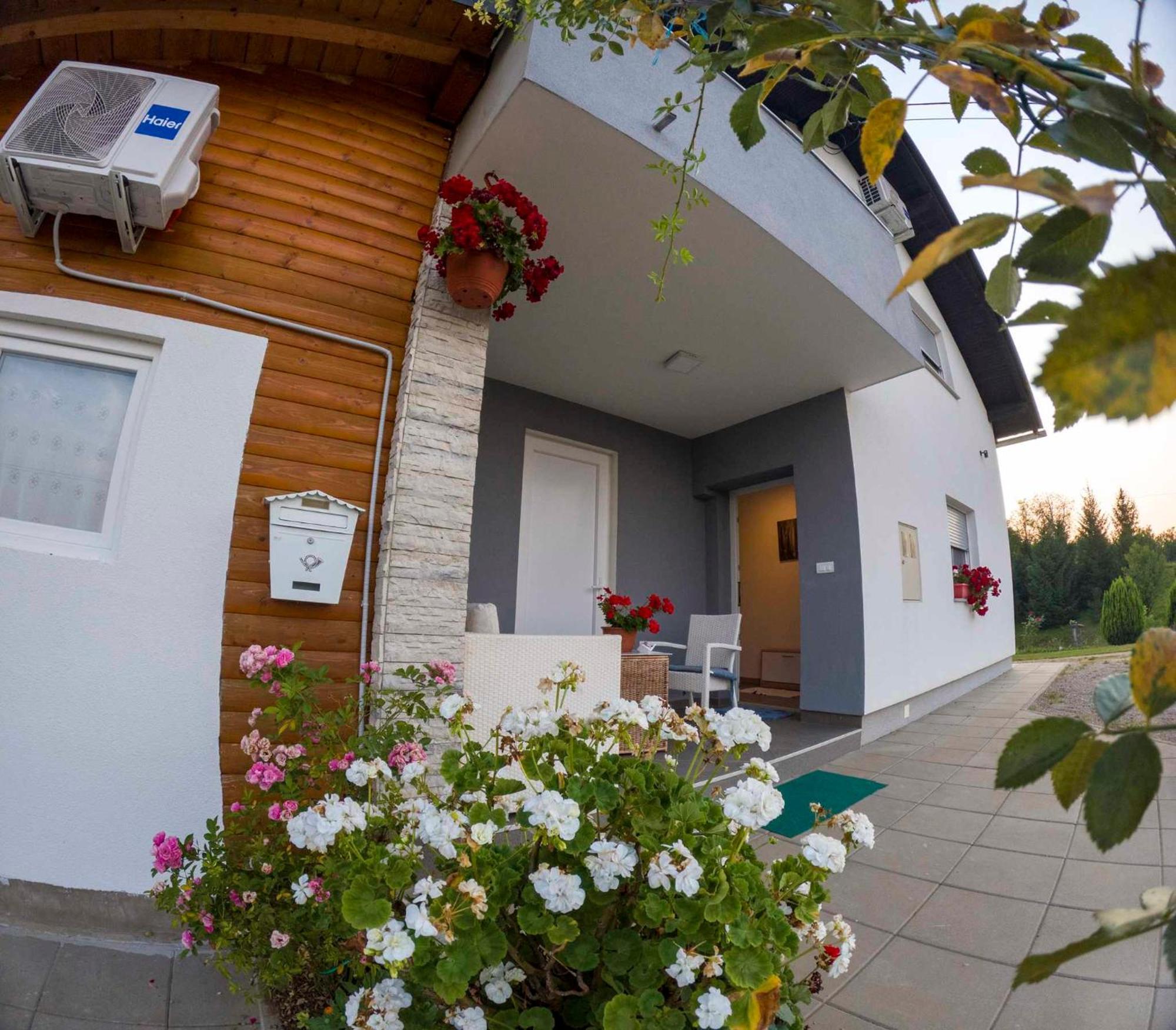 Apartment Nina Слуни Экстерьер фото